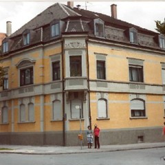 Pat and Steven outside her former home in Kriegshaber
