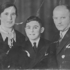 Sidney with his parents before the war